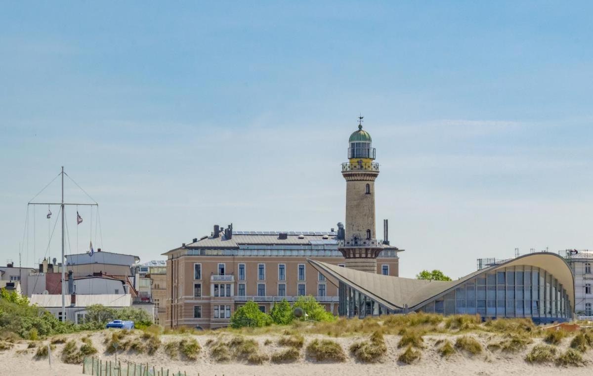 Mond, Am Warnemuender Kirchenplatz Rostock Exterior foto